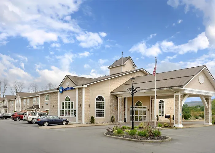 Jacuzzi hotel: Best Western Cooperstown